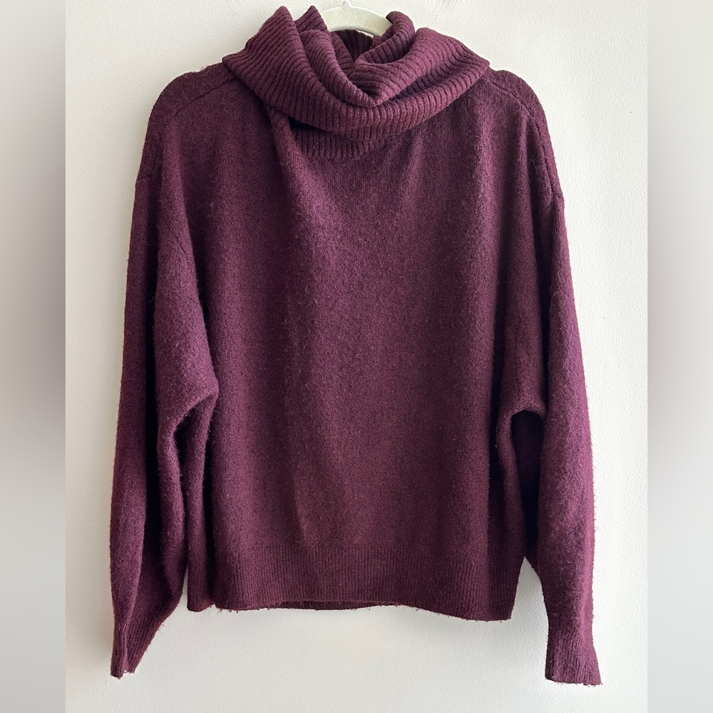 H&M Women’s Burgundy Turtleneck Sweater, Cozy Knit Pullover, Size Large